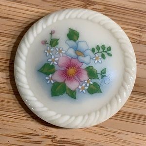 VINTAGE Avon Porcelain Floral Pin